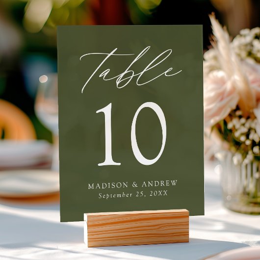 Elegant Script Olijfgroen Bruiloft Tafelnummer Acryl Bord
