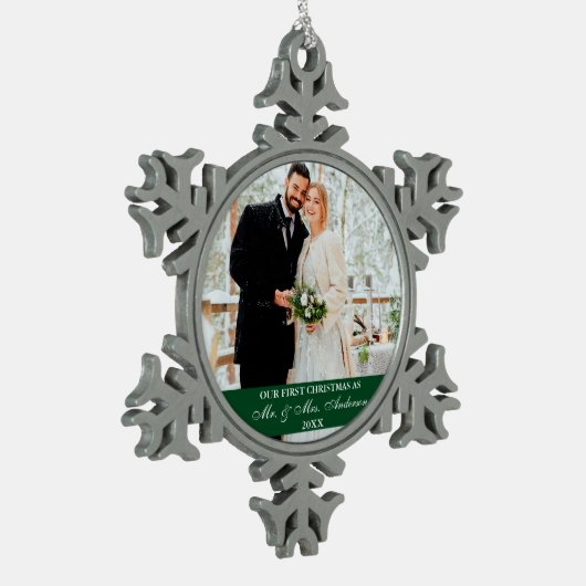 Elegant script onze eerste kerst groen tin sneeuwvlok ornament (Links)