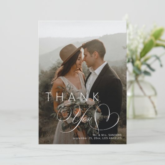 Elegant script pasgetrouwden trouwfoto bedankt kaart (Staand voorkant)