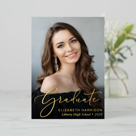 Elegant Script Photo Afstuderen Folie Uitnodiging (Staand Voorkant)