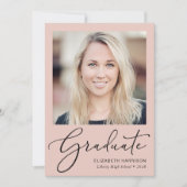 Elegant Script Photo Blush Pink Afstuderen Aankondiging (Voorkant)