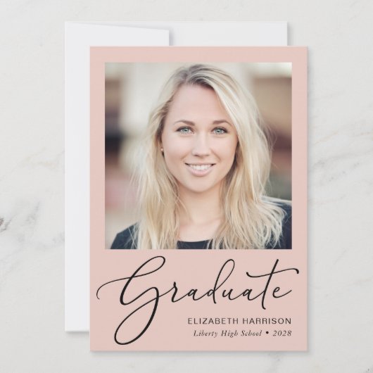 Elegant Script Photo Blush Pink Afstuderen Aankondiging (Voorkant)