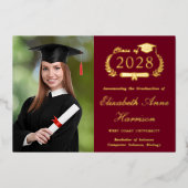 Elegant Script Photo Burgundy Graduparty Folie Uitnodiging (Voorkant)