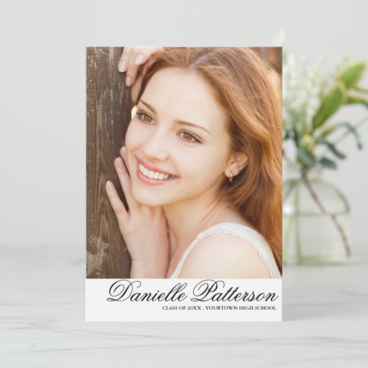 Elegant Script Photo Graduparty Kaart (Staand voorkant)