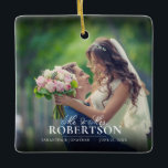Elegant Script Photo Pas getrouwd Christmas Keramisch Ornament<br><div class="desc">Voeg uw trouwfoto toe aan dit elegante kerstornament en personaliseer met uw namen en trouwdatum.</div>