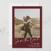 Elegant script red burgundy 2 foto's slaat de datu save the date (Voorkant)
