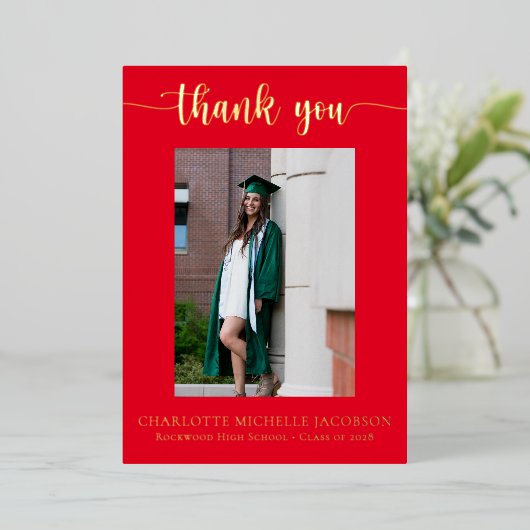 Elegant Script Red Gold Photo Afstuderen Folie Uitnodiging (Staand Voorkant)
