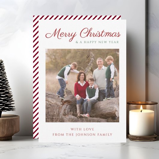 Elegant Script Red Stripes kerstfoto Feestdagenkaart