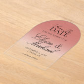 Elegant script rode bruiloft gradiënt Sla de datum Acryl Uitnodigingen (Laagn)