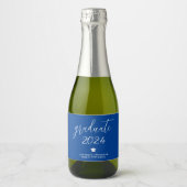Elegant Script Royal Blue Afstuderen 2024 Afstuder Sparkling Wijnetiket (Voorkant)