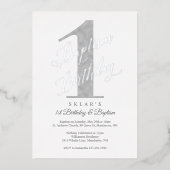 Elegant Script Silver Baby 1st Birthday & Baptisme Folie Uitnodiging (Voorkant)