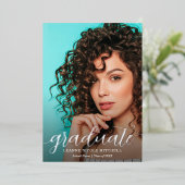 Elegant Script Silver Foil Foto Afstuderen Folie Uitnodiging (Staand Voorkant)