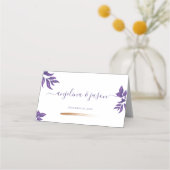 Elegant Script Smaragd Paarse Eucalyptus Bruiloft Plaatskaartje (Voorkant)