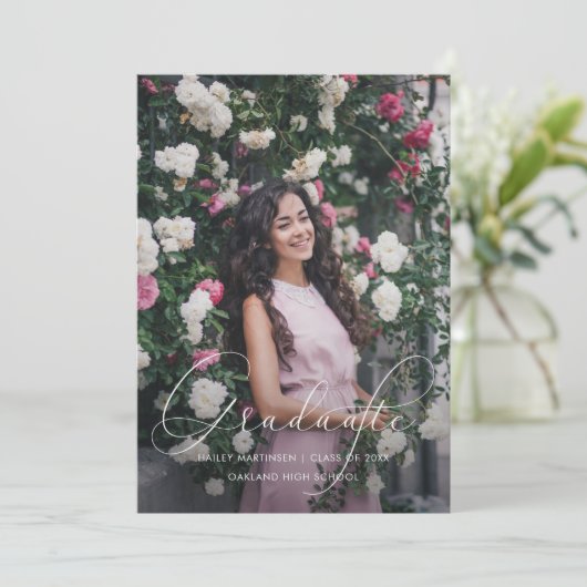 Elegant Script Soft Grey Graduation Party Foto Kaart (Staand voorkant)