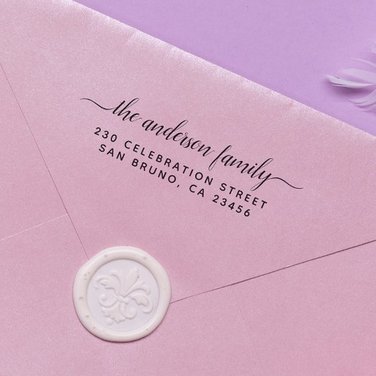 Elegant Script Swirls Familienaam Retouradres Zelfinktende Stempel