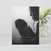 Elegant script ter introductie van Baby-fotogeboor Aankondiging (Staand voorkant)