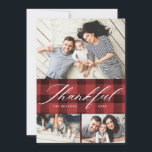 Elegant Script Thankful Photo Collage Thanksgving Feestdagenkaart<br><div class="desc">Het voorzien van drie van uw foto's in paren met elegant en modern kalligrafiekmanuscript dat "Thankful" zegt. Personaliseer met uw eigen foto's,  naam,  en tekst. De achterzijde is voorzien van een zwart-rood buffelpatroon van de waterverf voor een extra speciale aanraking. Bezoek de winkel om meer Thanksgiving Holiday-fotokaarten te bekijken.</div>