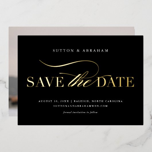 Elegant Script Trouwfoto Save the Date Goud Folie Uitnodiging (Voorkant / Achterkant)