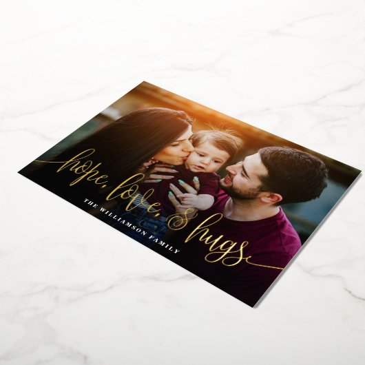 Elegant Script Typography Hope Love Hugs Photo Folie Feestdagenkaart (Gedraaid)