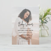 Elegant Script Typography Modern Photo Baby shower Kaart (Staand voorkant)