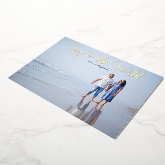 Elegant Script Vreugde aan de Wereld Persoonlijk Folie Feestdagenkaart (Gedraaid)