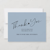 Elegant script vrijgezellenfeest stoffig blauw bedankkaart (Voorkant)