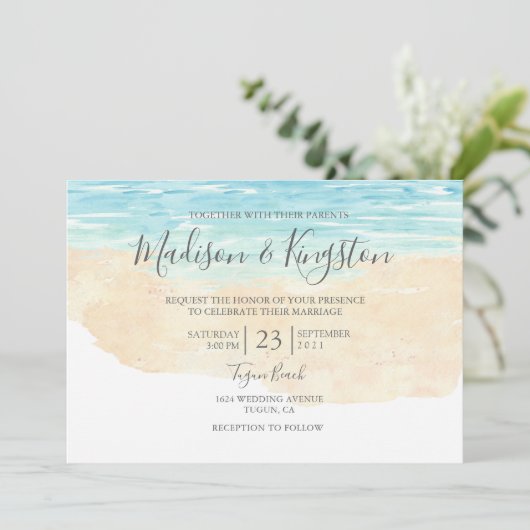 Elegant Script Waterverf Beach Wedding Invitation Kaart (Staand voorkant)