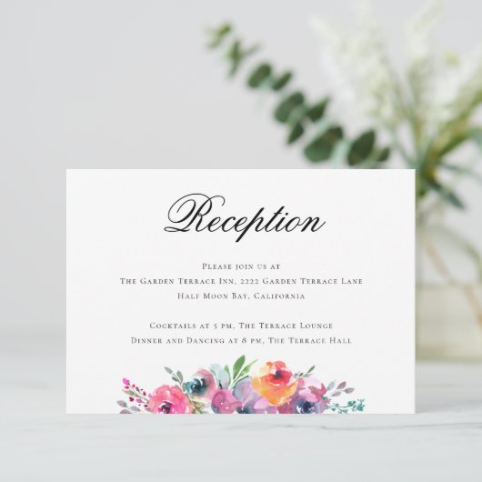 Elegant Script Waterverf Floral Wedding Reception Informatiekaartje (Staand voorkant)