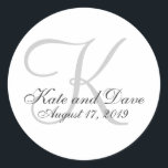 Elegant Script Wedding Favor Ronde Sticker<br><div class="desc">Eenvoud op zijn best. Elegant en geavanceerd design.</div>