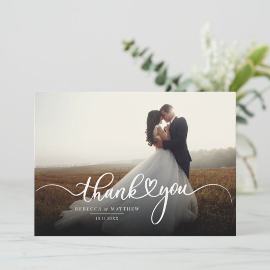 Elegant Script Weduwdag Foto Hartelijk dank Kaart (Staand voorkant)