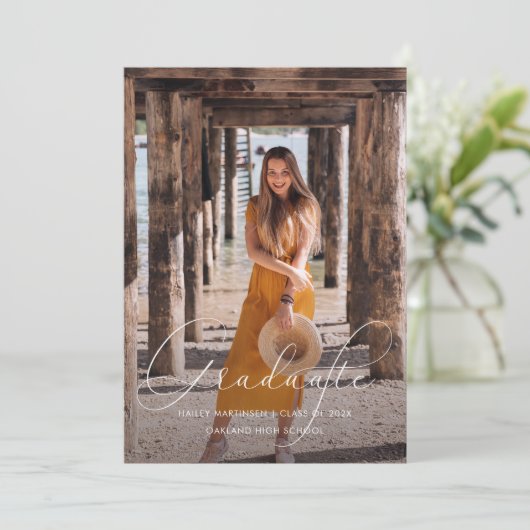 Elegant Script Yellow Photo Graduparty Kaart (Staand voorkant)