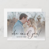 Elegant Script Ze zei ja Foto Verloving Aankondigingskaart (Voorkant / Achterkant)