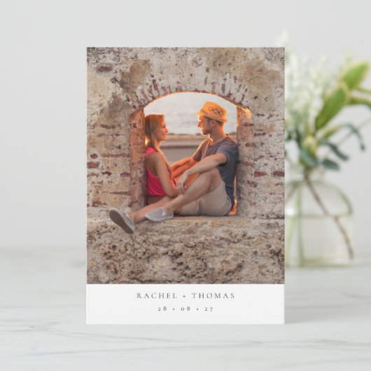 Elegant Script Zwart Wit Foto bruiloft Save the Ro Save The Date (Staand voorkant)