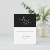 Elegant Script Zwart-wit Klassieke bruiloft RSVP Kaartje (Staand voorkant)