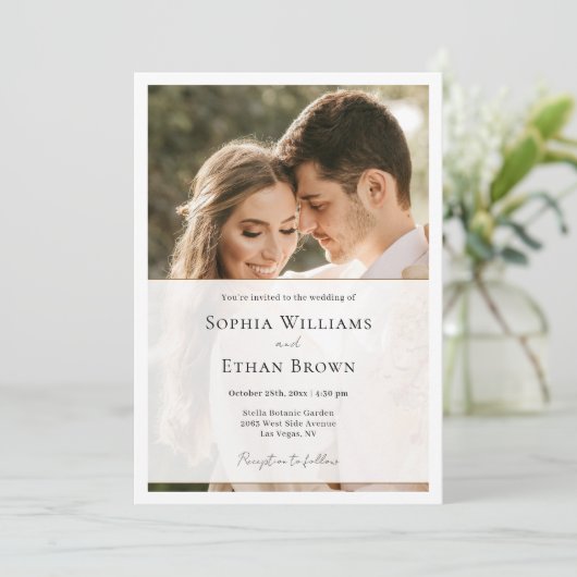 Elegant Script Zwart & Wit Overlay Fotobruiloft Kaart (Staand voorkant)