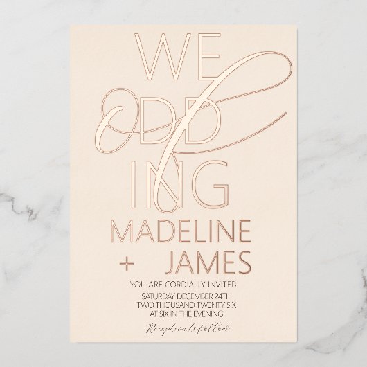 ELEGANT Scripting Rustic Tan Wedding Folie Uitnodiging (Voorkant)