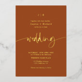 Elegant scriptpenseelterracotta trouwgoud folie uitnodiging (Voorkant)