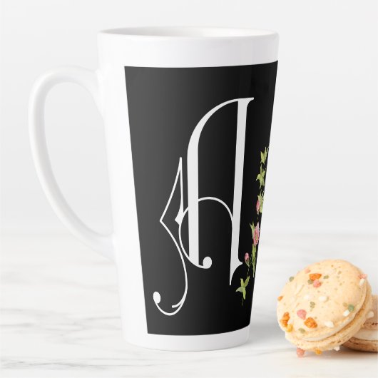 Elegant Scroll Monogram met Floral Twig Latte Mok (In situ)