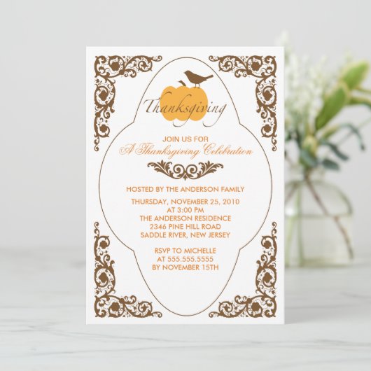 Elegant Scroll Pumpkin Thanksgiving Uitnodigingen (Staand voorkant)