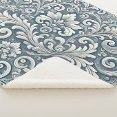 Elegant Scrolling Damask Patroon in Zacht en Blauw Sherpa Deken (3/4)