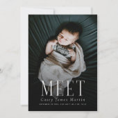 Elegant Serif Ontmoet Baby Foto Geboorte Aankondiging (Voorkant)