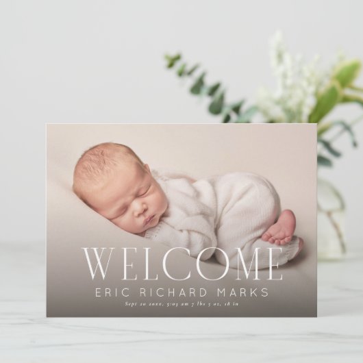 Elegant Serif Welkom Horizontale Baby Foto Geboort Aankondiging (Staand voorkant)
