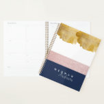 Elegant Shine ⎢ Gepersonaliseerde Planner<br><div class="desc">Geniet van uw gepersonaliseerde planner voor een elegante look met een combinatie van gouden textuur,  gouden glitter in roos en wit met verschillende kleuren als een monogram onderaan. Monogram is een combinatie van sans serif en elegante manuscriptdoopvont. Bekijk onze winkel voor meer objecten uit dit collectie</div>