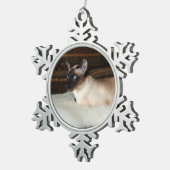 Elegant Siamese Cat Tin Sneeuwvlok Ornament (Rechts)