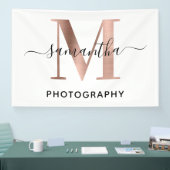 Elegant Signature Roos Gold M Monogram Logo Spandoek (Beurs)