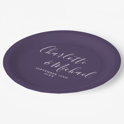 Elegant Signature Script Paarse bruiloft Papieren Bordje (Gekanteld)