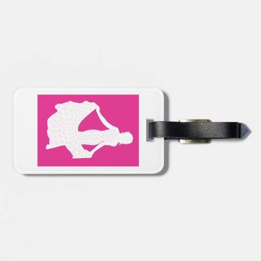 Elegant silhouet van een vrouw in een vloeiende ju bagagelabel (Achterkant horizontaal)