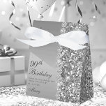 Elegant Silver 90th Birthday Bedankdoosjes<br><div class="desc">Deze fantastische zilveren glitter en diamantzijdige 90th Birthday dank u dat u de doos voor uw evenement perfect vindt. Het zou geweldig zijn voor een snoep station,  op een cadeautafel of op elke plek met een gunst. Zorg ervoor dat je genoeg bestelt voor al je gasten.</div>