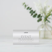 Elegant Silver Chic Mirror Font met Logo Stijlvol Visitekaartje (Staand voorkant)