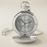 Elegant Silver Diamonds 25th Wedding Jubileum  Zakhorloge<br><div class="desc">Opulente elegantie lijsten dit 25e trouwverjaardagsontwerp in een uniek gescalloped diamantontwerp met midden-traandiamant met faux toegevoegde sparkles op een zilvertoongradiënt. Origineel ontwerp door Holiday Hearts Design (gereserveerde rechten). Let erop dat alle versieringen gedrukt zijn en alleen gemaakt zijn om zo reëel mogelijk te lijken in een vlak, gedrukt ontwerp. Dit...</div>